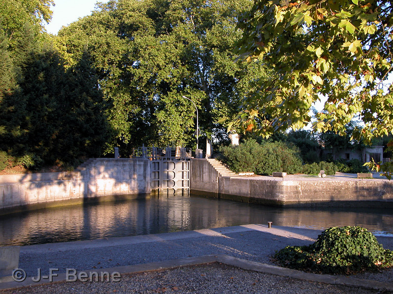 Canal du Midi : Le bassin rond, à l'écluse ronde, en Agde