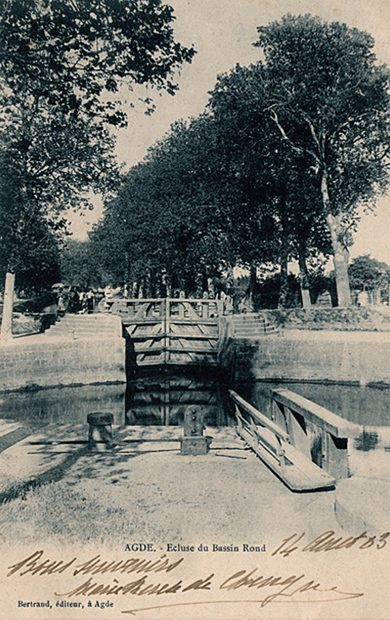 Vue de l'&eacute;cluse ronde d'Agde ; carte postale de 1903