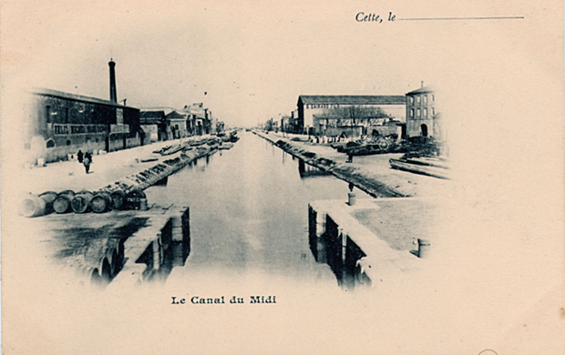 Perspective du Canal &agrave; S&egrave;te, qui autrefois s'appelait Cette... c'est la fin, ou le d&eacute;but, du Canal du Midi