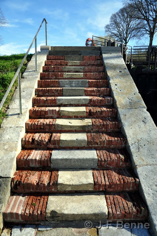 Gros plan de l'escalier