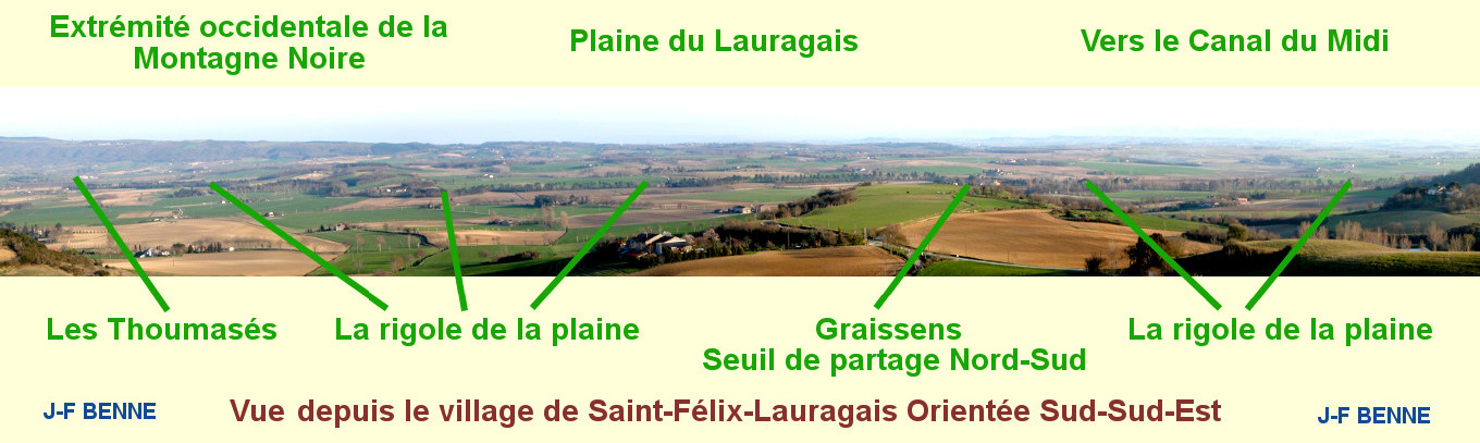 Panorama sur plaine du Lauragais et la rigole de la plaine depuis le village de Saint-Félix-Lauragais. 
On aperçoit l'extrêmité occidentale de la Montagne Noire et la rigole de la plaine bordée d'arbres.