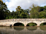 Vue de face de trois des arches composant l'épanchoir de l'Argent-Double