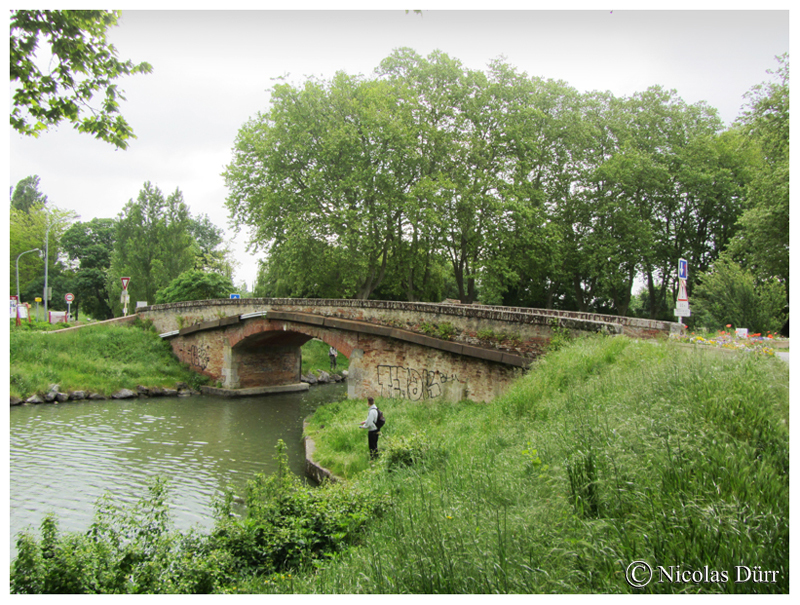 Le pont Mange Pommes en aval, mai 2015