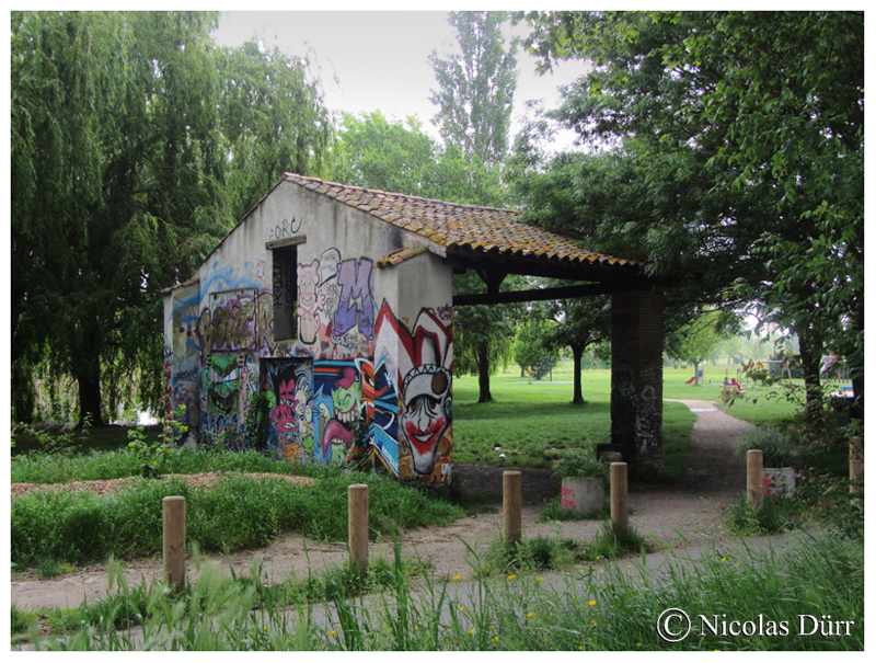 Tags à-proximité du pont Mange Pommes, mai 2015