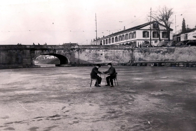 Canal gelé fevrier 1956
