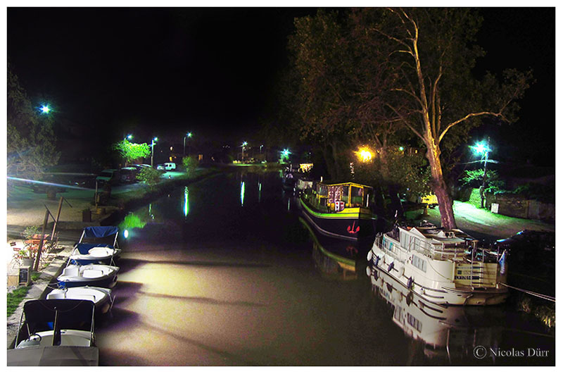 Nocturne sur les barques et la péniche-épicerie, 2016