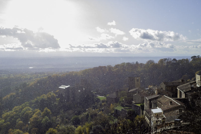 Saissac, sur la Montagne Noire, en automne