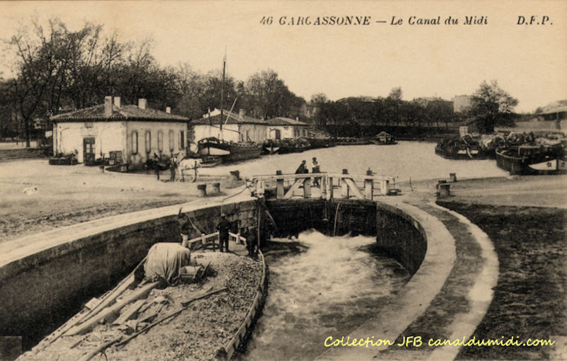 Carcassonne : Le port du Canal du Midi